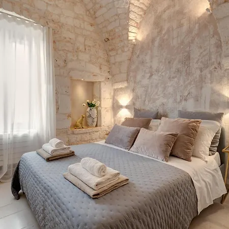 Ostuni Luxury Stay - Suite Con Terrazza & Jacuzzi Apartmán