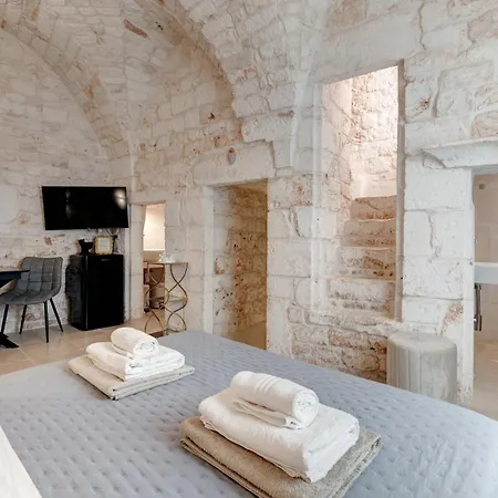 Ostuni Luxury Stay - Suite Con Terrazza & Jacuzzi *